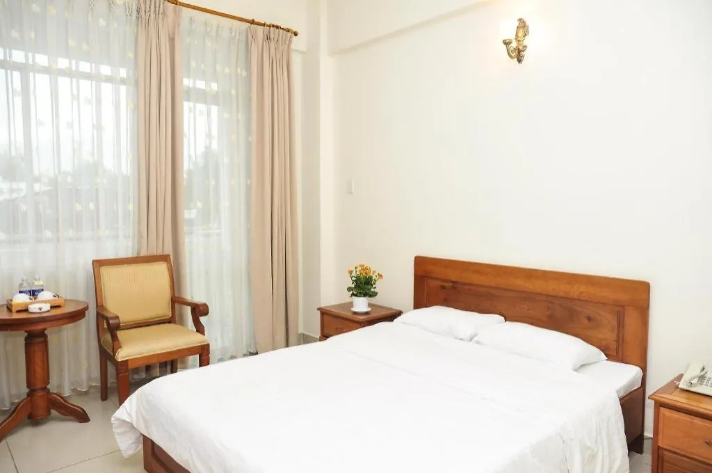 Tan Son Nhat Hotel Ho Chi Minh 3*,